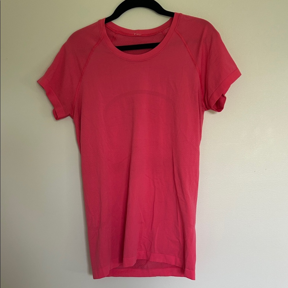 lululemon athletica Vibrant Pink Short Sleeve Tee